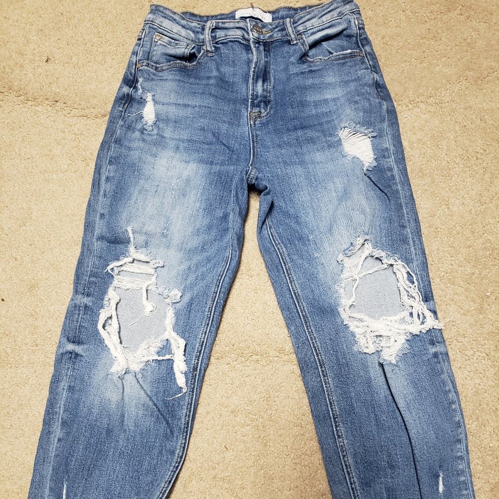 Risen Distressed Jeans